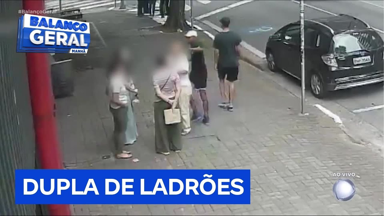 Dupla rouba corrente de ouro de idosa em São Paulo