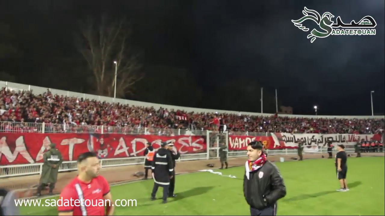 إبداعات الجماهير التطوانية في مباراة ربع النهائي لكأس العرش مع فرحة اللاعبين بالأهداف