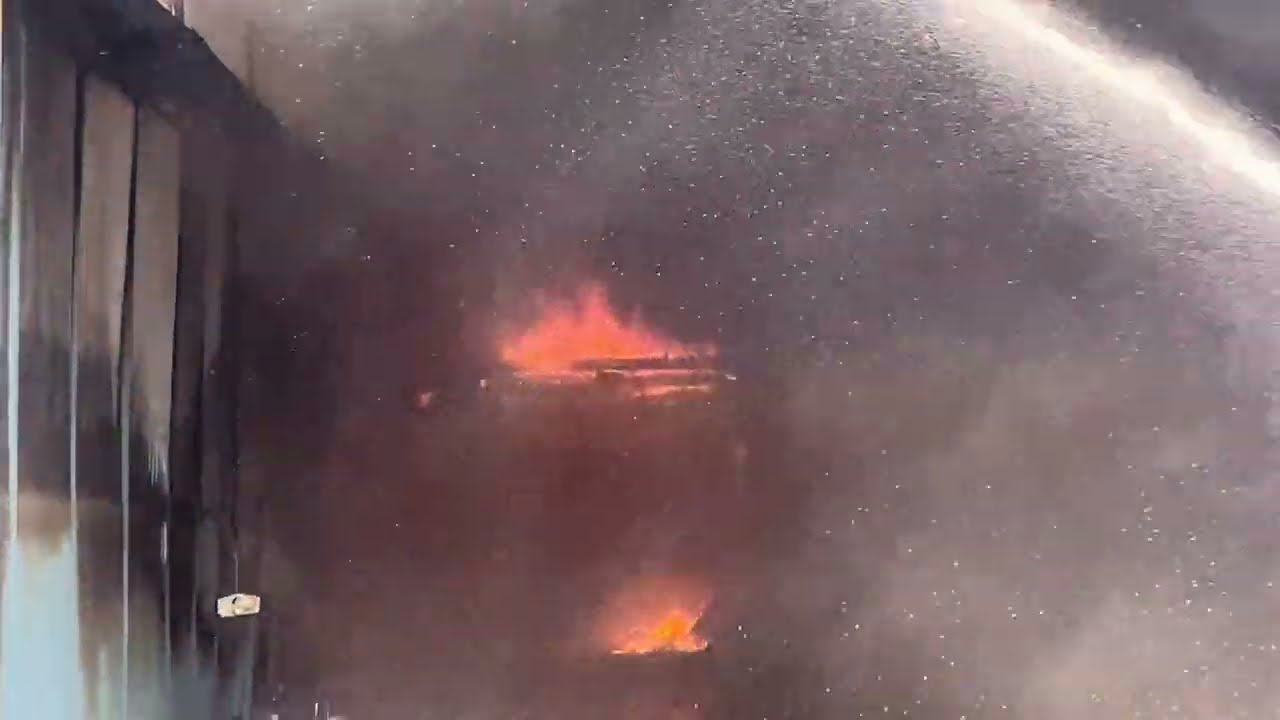 Vadodara ke madhunagar area me lagi bhayankar aag