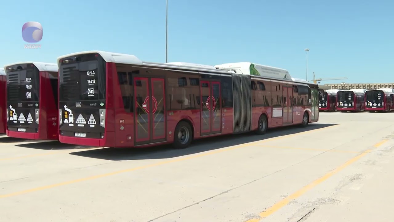 Bakıda avtobusdan enən şagirdi maşın vurub