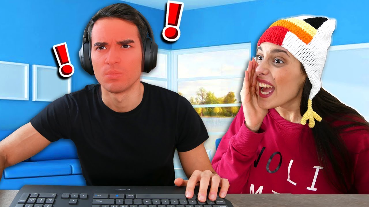 SCHERZO A MOLLY MENTRE REGISTRA UN VIDEO!!