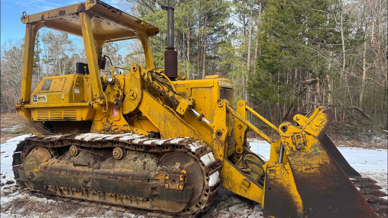 We Won A US Navy Cat 977L Track Loader At Auction With Low Hours, Will It Cold Start? Will It Run? 