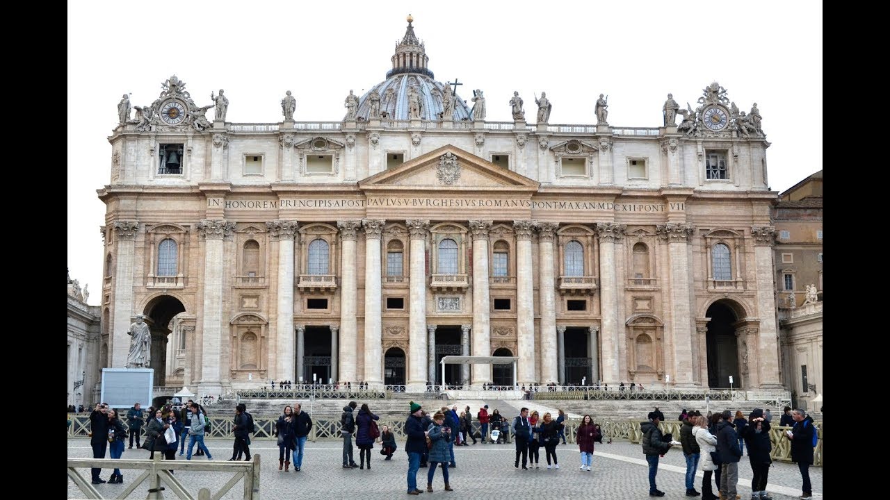 A quick view inside and outside the Vatican palace