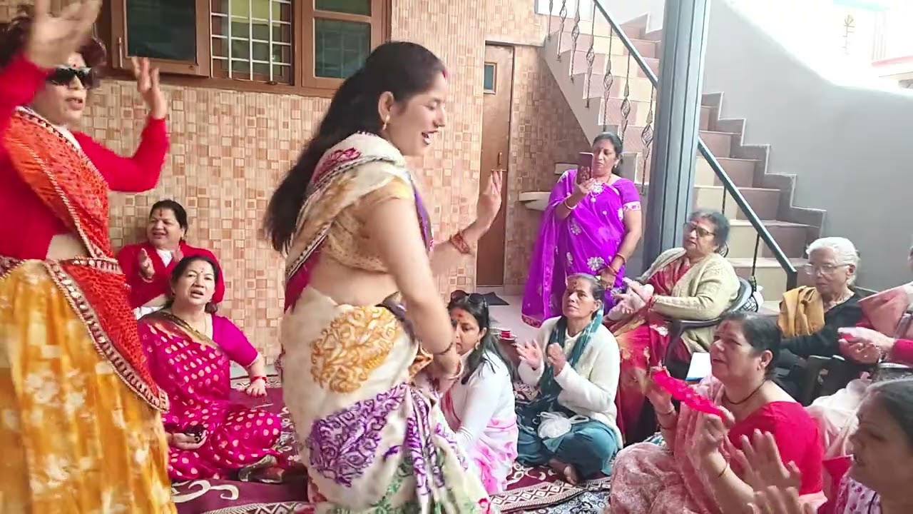 हमारी प्यारी सी महिला मंडली होली गाते हुए मस्त 🥰🥰, 🥰🥰🙏@#trending#🥰🥰🙏