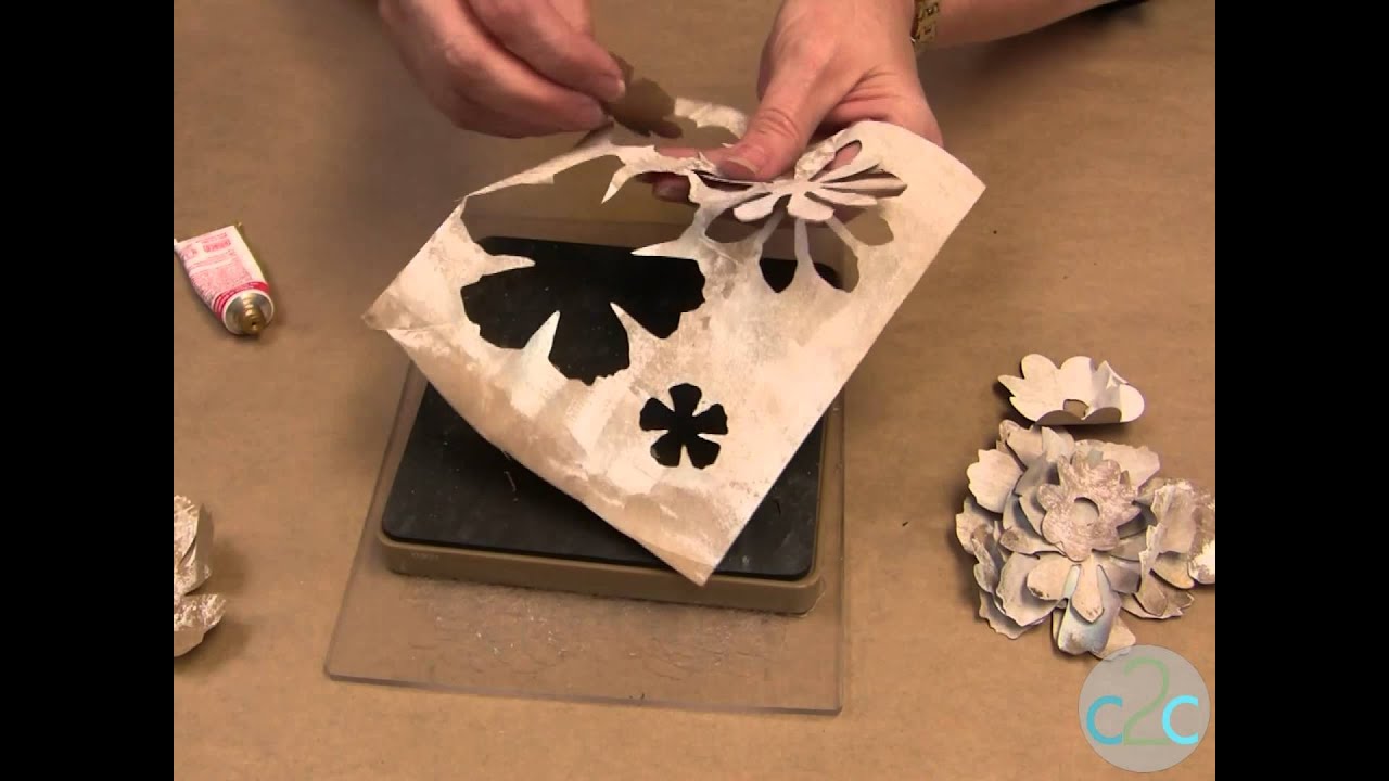 How to Create a Shabby Chic Flower Frame with Recycled Grocery Bags!