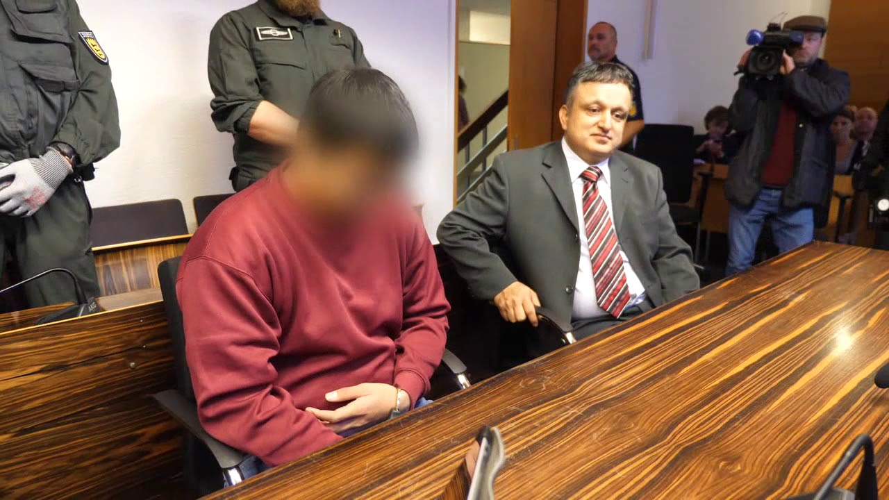 Wendung im Mordprozess: Vater verr&auml;t am Telefon das Alter von Hussein K.