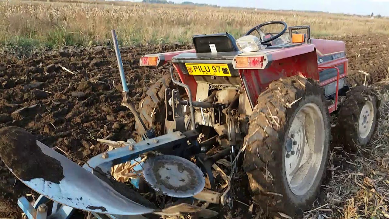 Tractor Yanmar F 235 cu plug reversibil