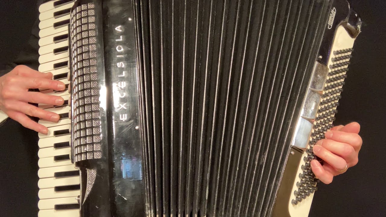 La Sbarazzina - 1936 - #italianfolksong #fisarmonica #accordion #italy #waltz