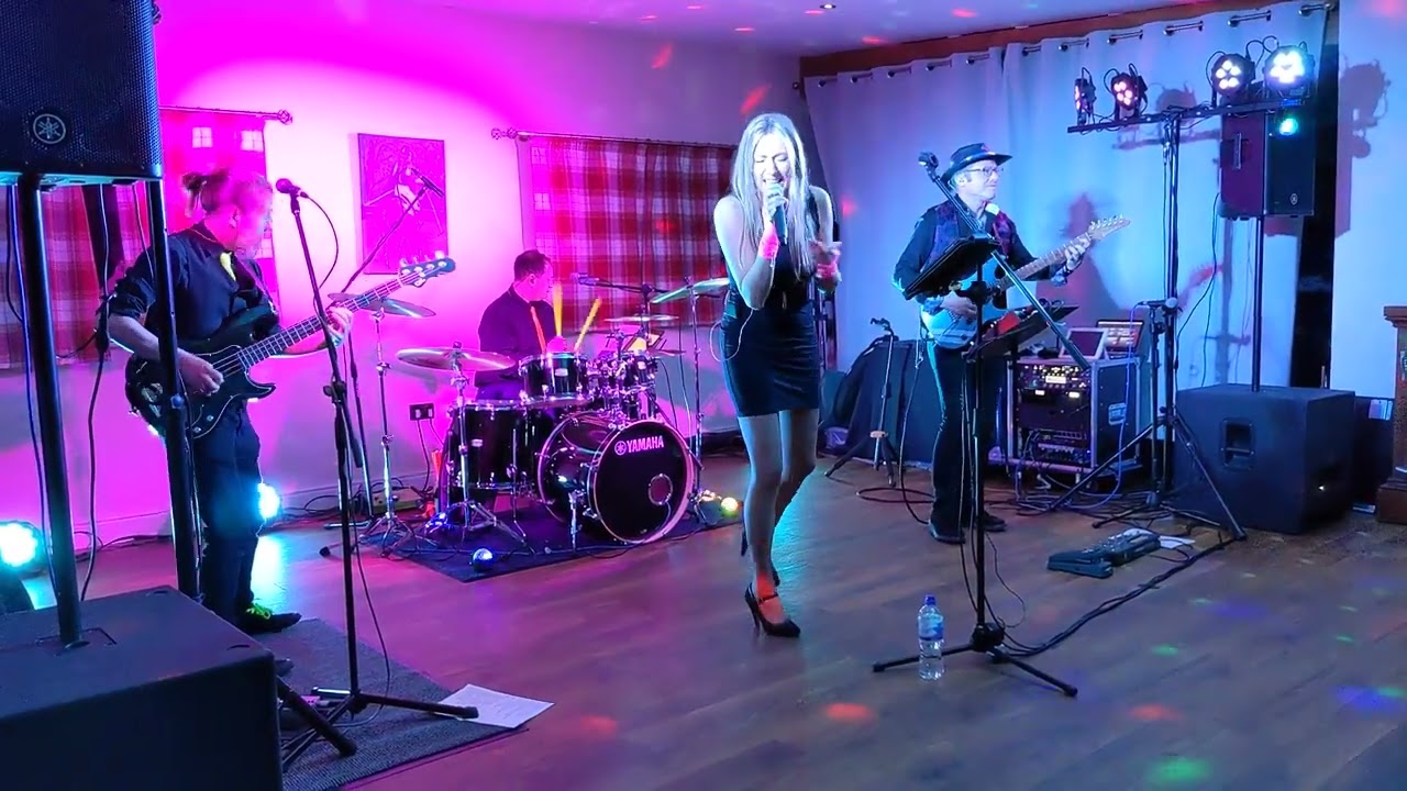 Britney Spears : Hit me Baby One More Time - live rock cover