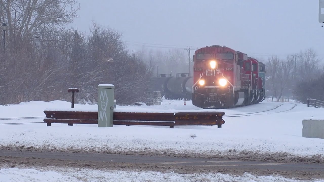 Lash Up!! CP 8835 Leads 201 Ft. CP 3132, 2221 & CEFX 1006!!