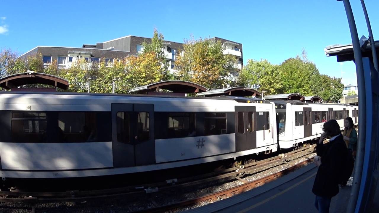 Random MX3000 action at Ullevål stadion / Oslo T-bane / Oslo metro