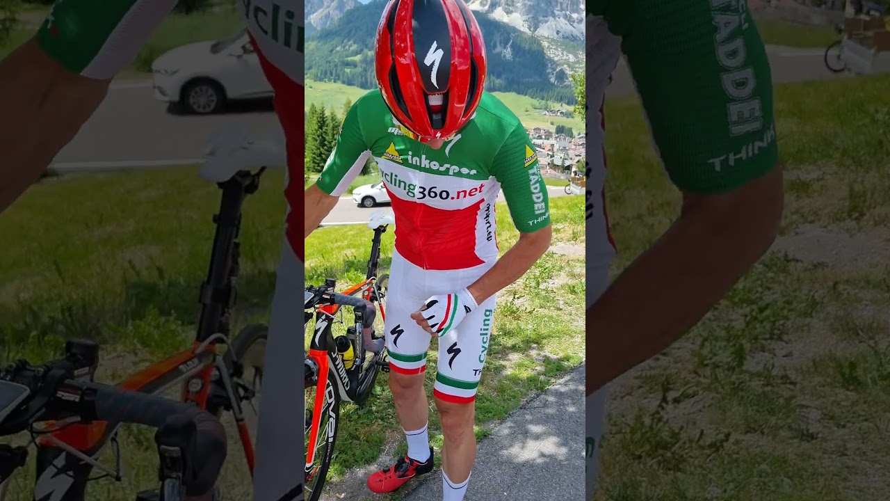Leonardo Olmi presenting new cycling wear at Maratona dles Dolomites. #cyclinglife #cyclingwear