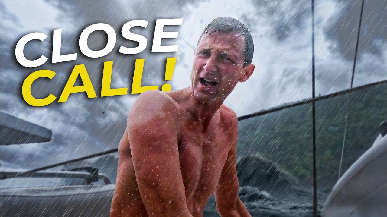 Anchor Broke off in a Sudden Storm! We're Fighting to Avoid a Crash!