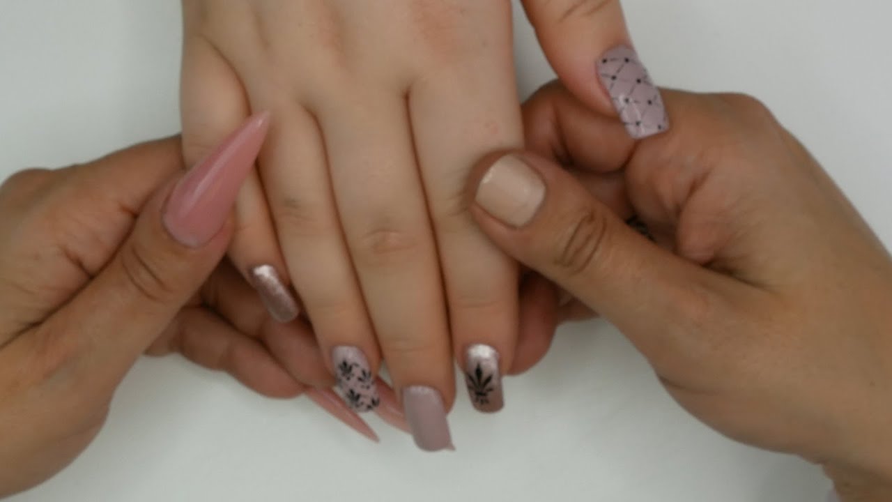 Nail Art Fleur de Lys