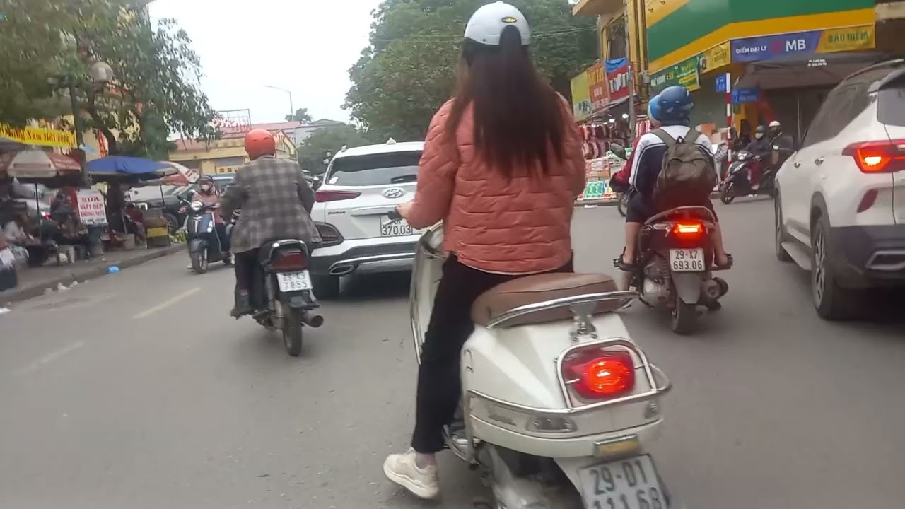 Cho tet Hoa Thien Dao Xuan 2026 Cho Hoa Binh Ngo 