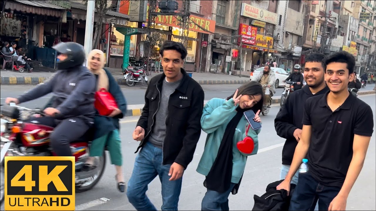 The Amazing Street Life & Local Culture Of Lahore, Pakistan || The Walking Tour Of Old Food Street