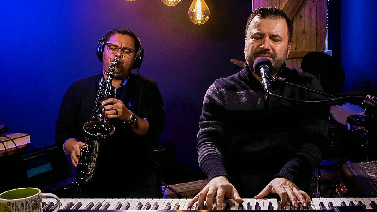 You Deserve The Glory | Spontaneous Worship | Uriel Vega and Julio Martinez
