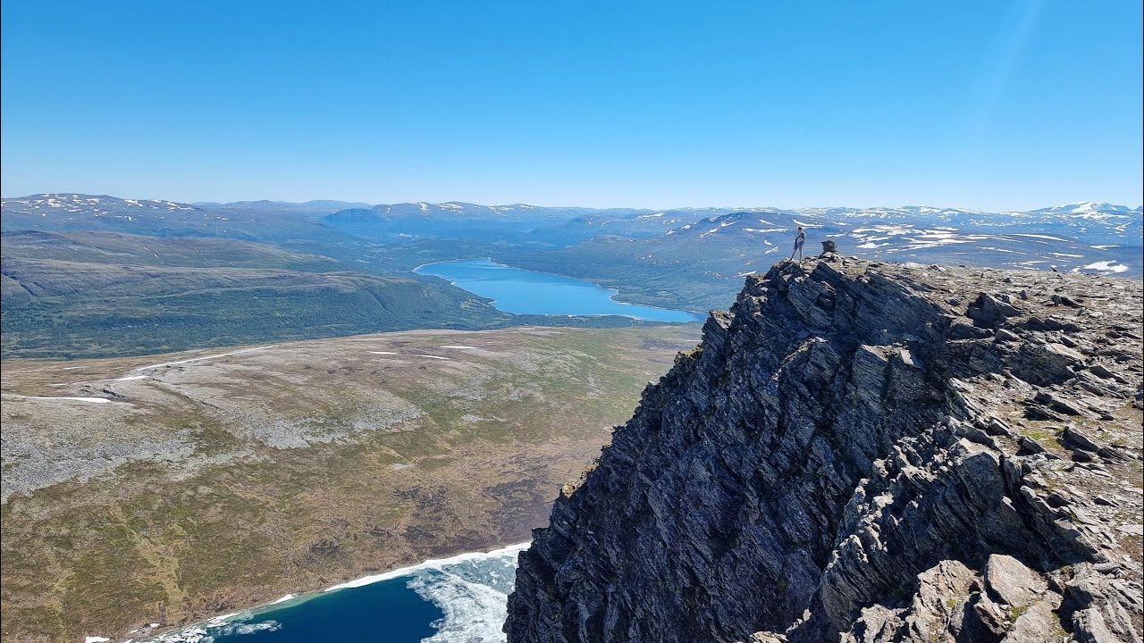 Hiking from Gjevillvatnet to Blåhøa (Trollheimen)
