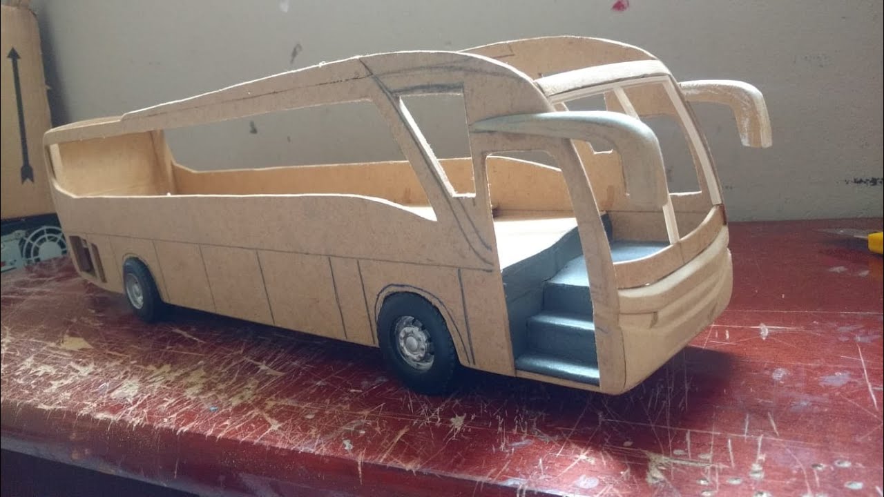 Miniaturas de ônibus G7