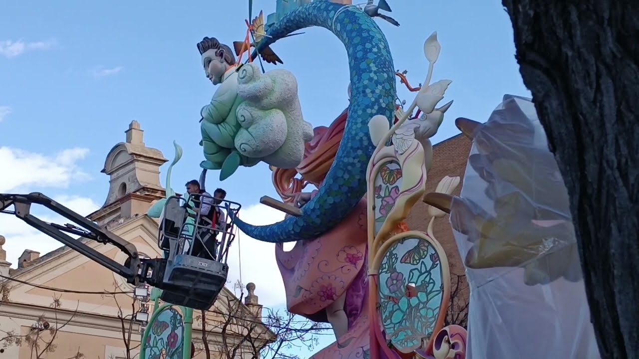 FALLAS VALENCIA 2024: PLANTÀ EN DIRECTO FALLA NA JORDANA subida de piezas