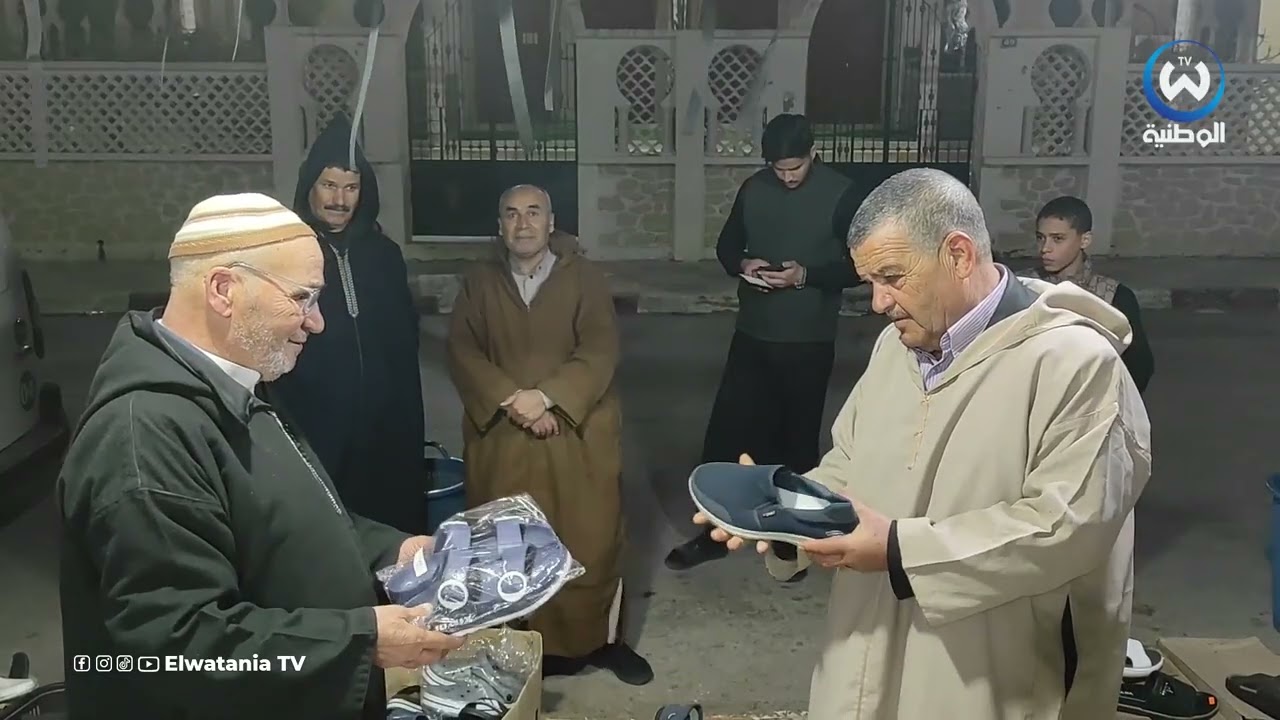 مع اقتراب عيد الفطر..إقبال كبير على محلات بيع الأقمصة ببلدية ماسرة بمستغانم