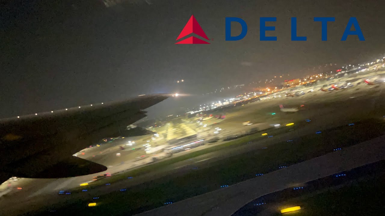 Delta Air Lines 757-200 late evening takeoff from Atlanta (ATL)