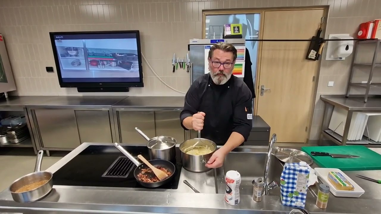 Zuurkoolschotel maken met meneer John