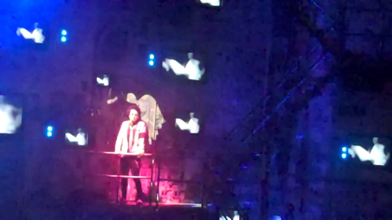 Billie Joe Armstrong ~ She's a Rebel / Last Night on Earth 9/28