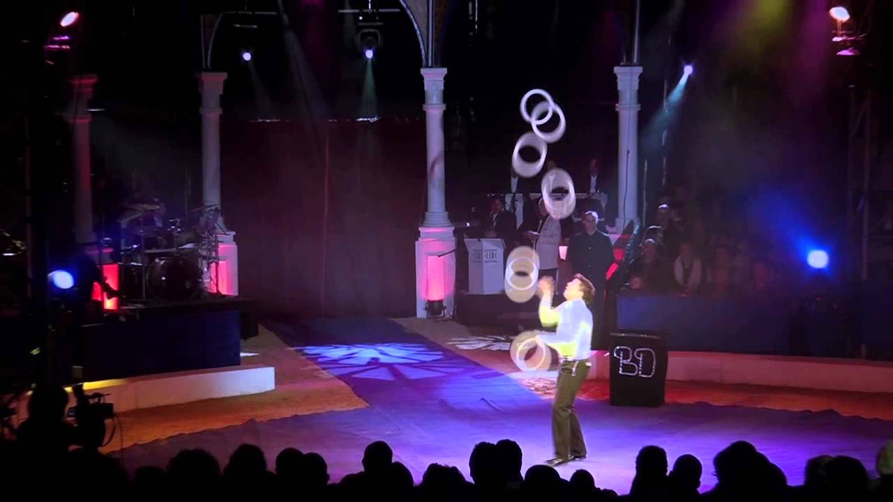 Brian Dresdner (BR) Juggling - Figueres Circus Festival 2013