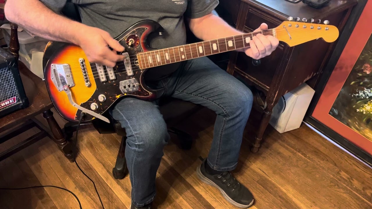 Vintage 1960s Teisco Hound Dog Taylor Demo