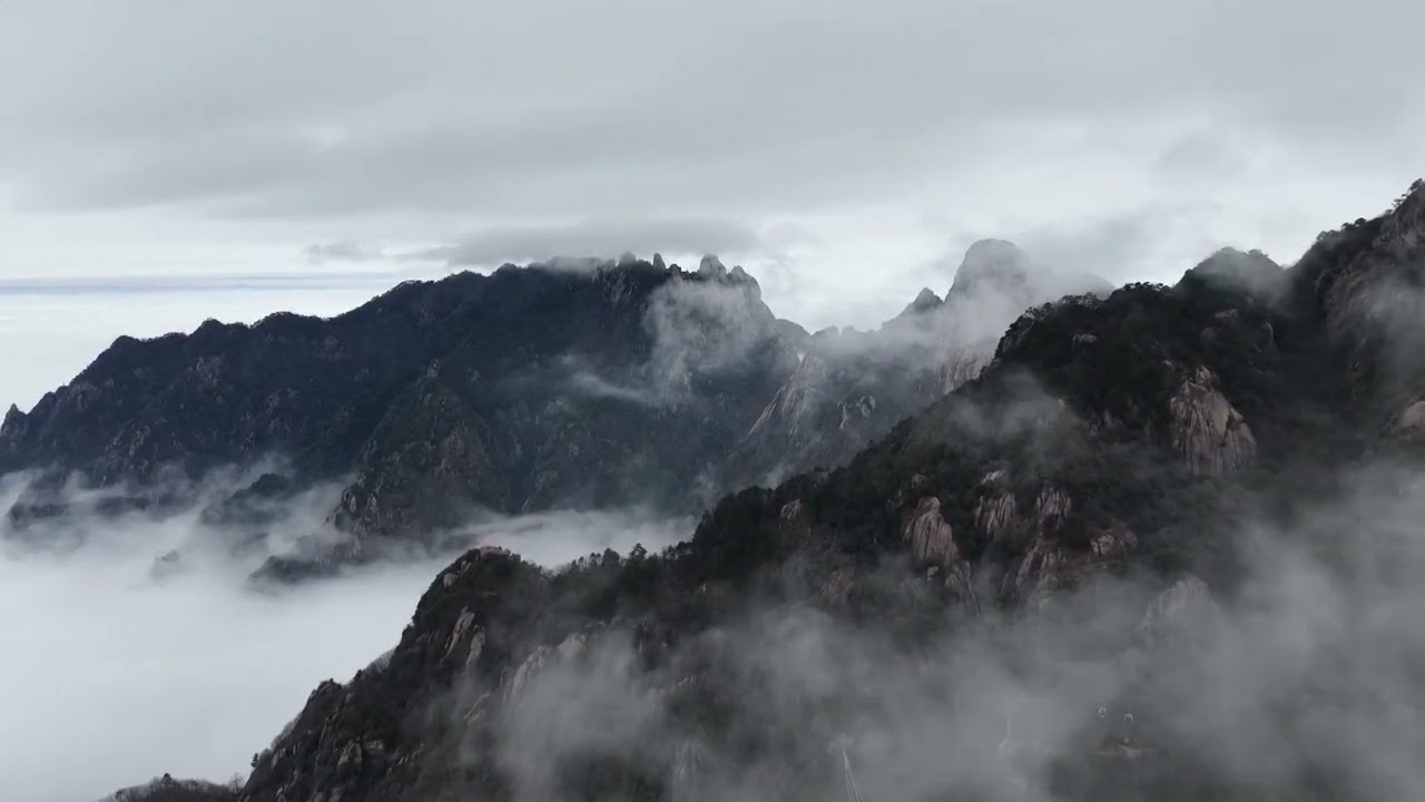☁️🏔Облачное море у горы Цзюхуашань