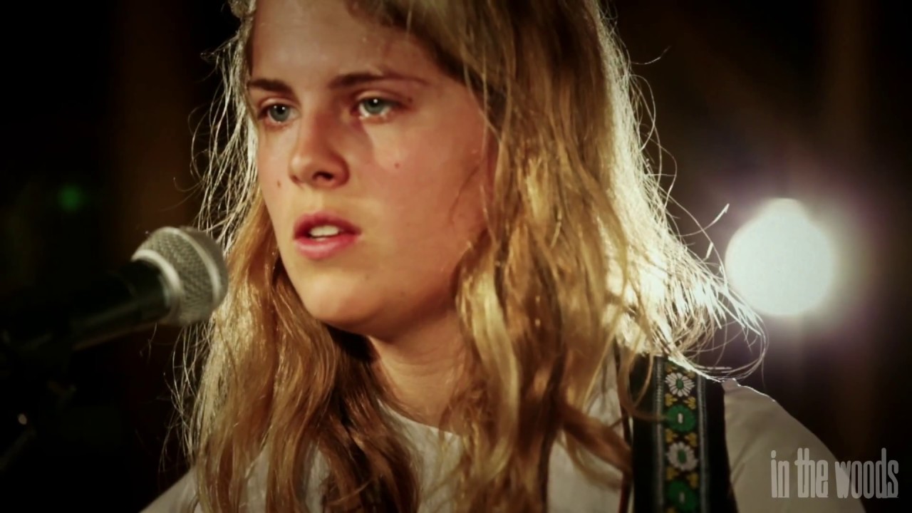 'Before I Sleep' - Marika Hackman // In The Woods Barn Sessions 2014
