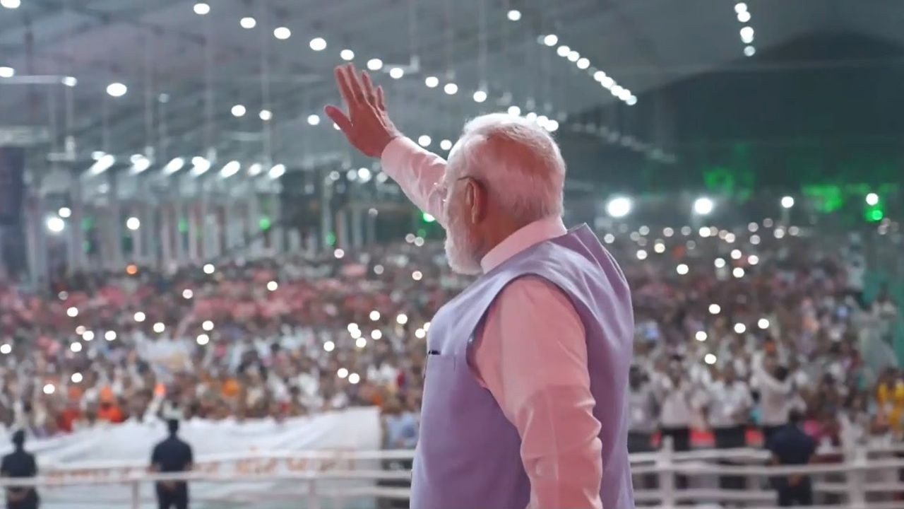 Why the world is watching India&rsquo;s growth story... PM Modi explains