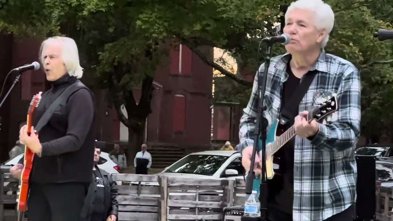 Nervous Eaters - Loretta (live at The Rat reunion in Medfield, MA 9/22/24)