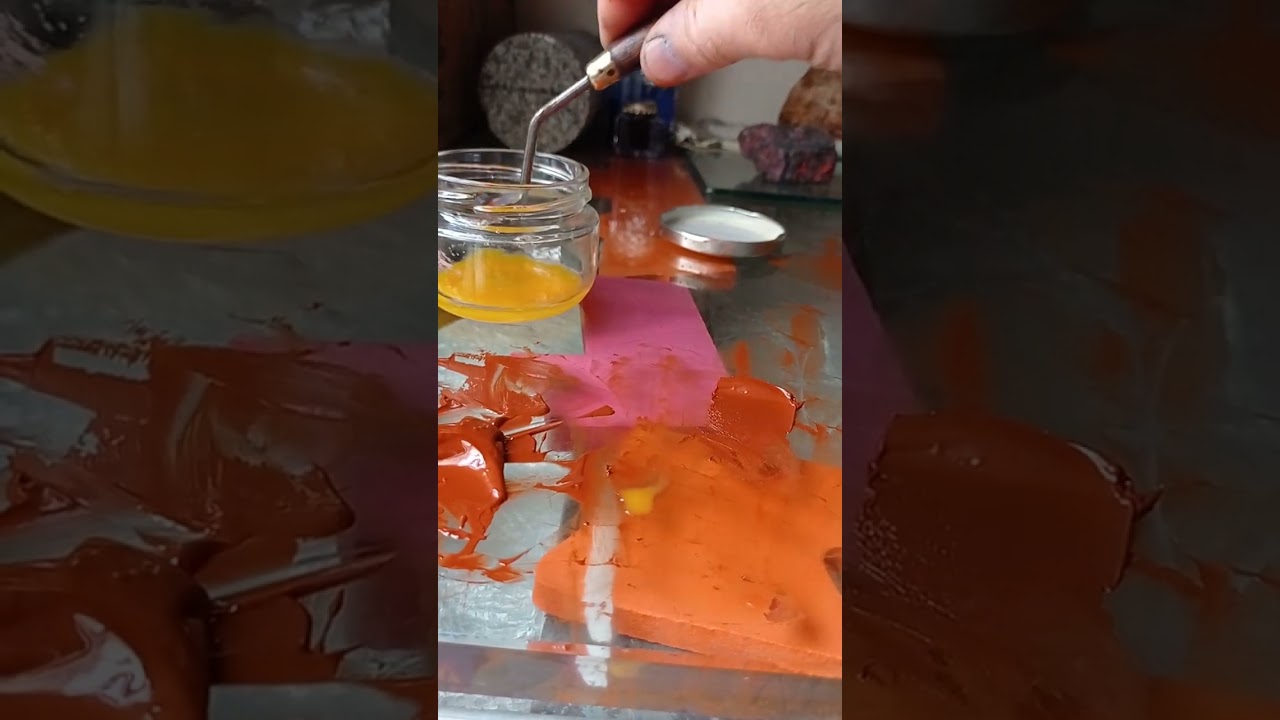 egg yolk as an oil paint rheology modifier