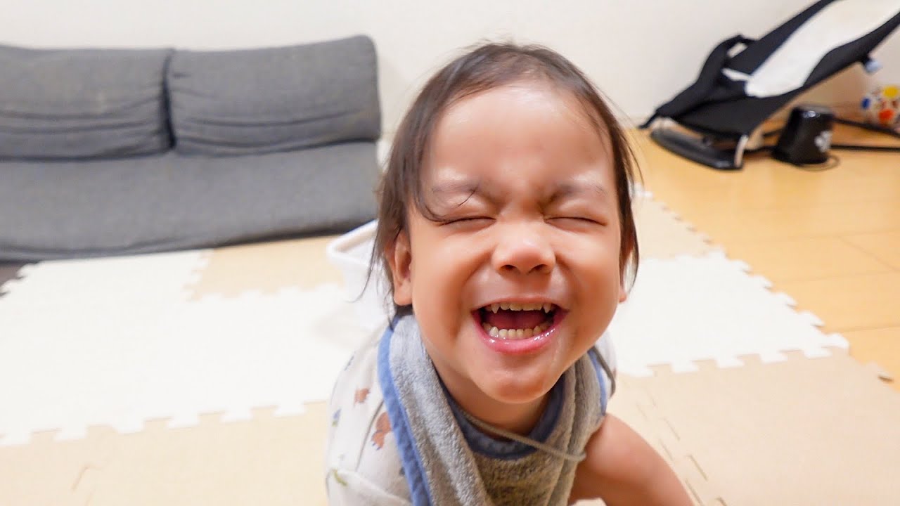 息子と表情のお勉強をする真面目な動画です