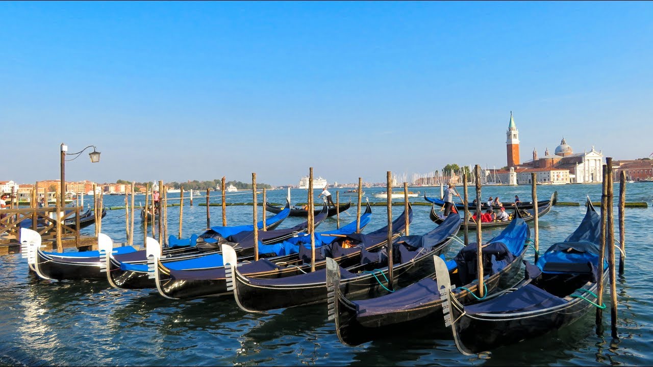 Venice: Walk from San Stae to Rialto Bridge