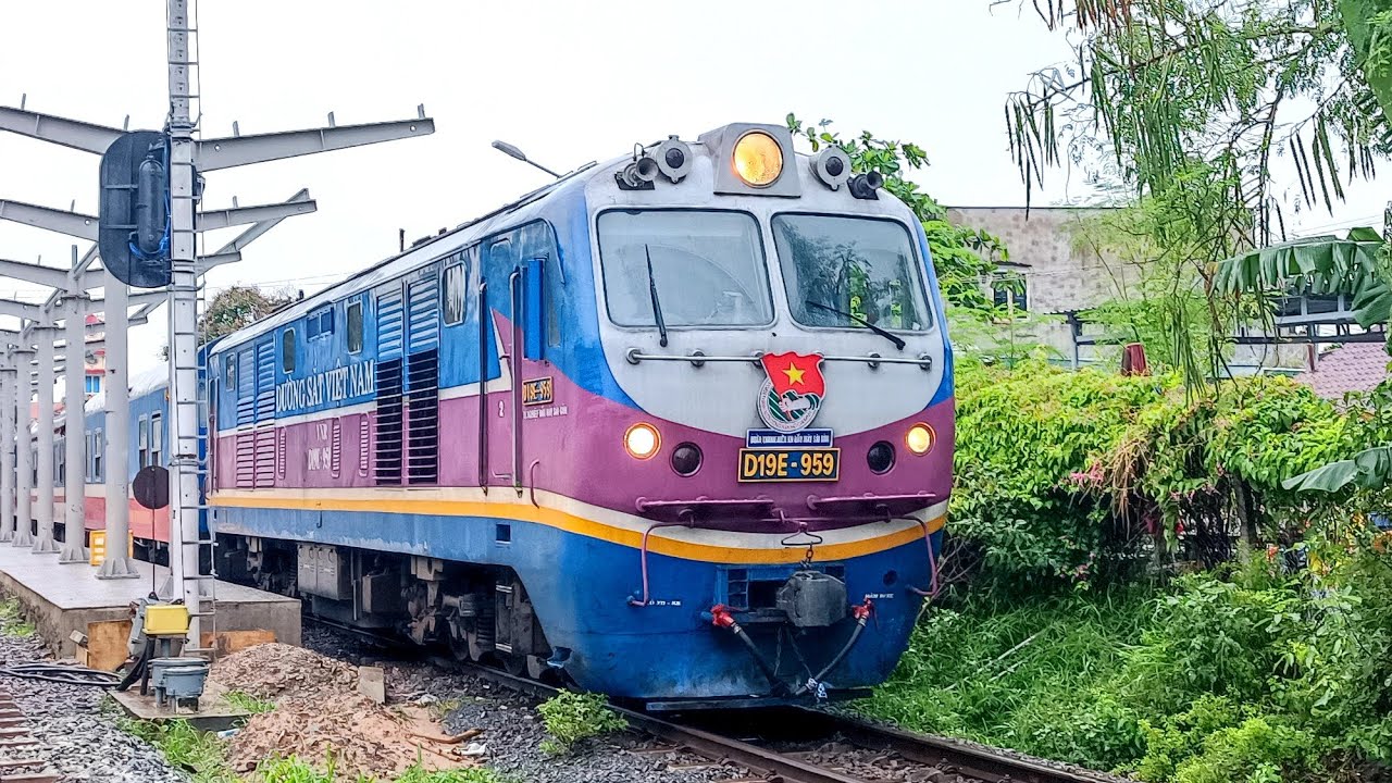SGR 94:Những đoàn tàu hàng và khách ngược xuôi trên địa bàn TP.Hồ Chí Minh.(Tập 62)