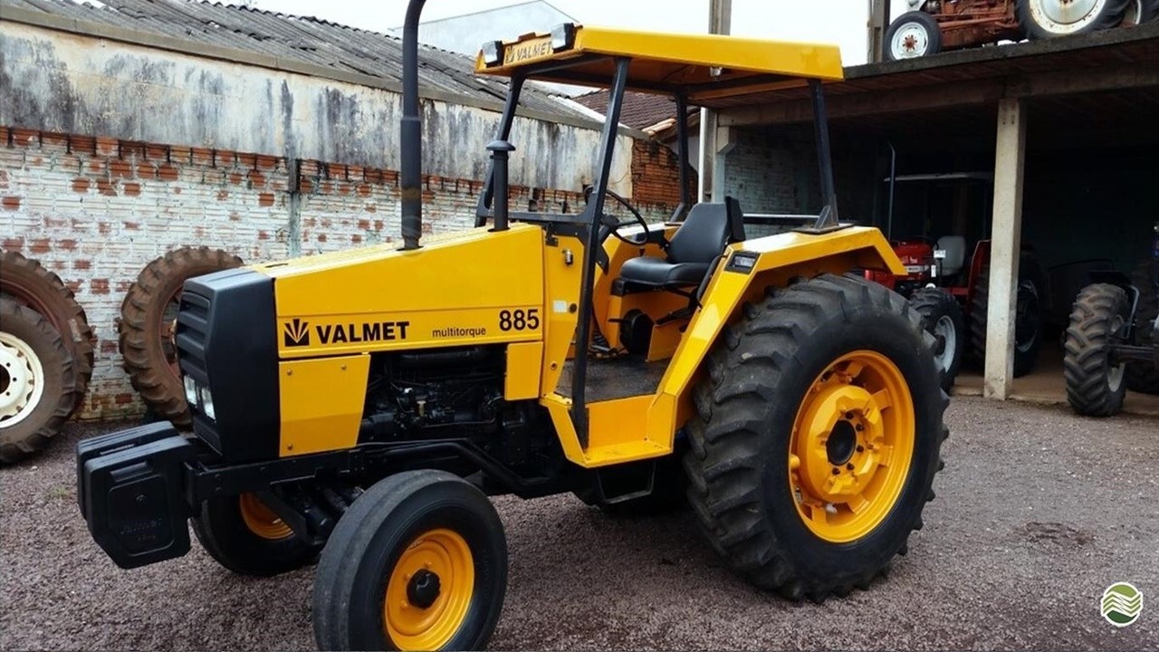 TRATORES À VENDA A PARTIR DE 30 MIL (Agrale, CBT e Valmet)