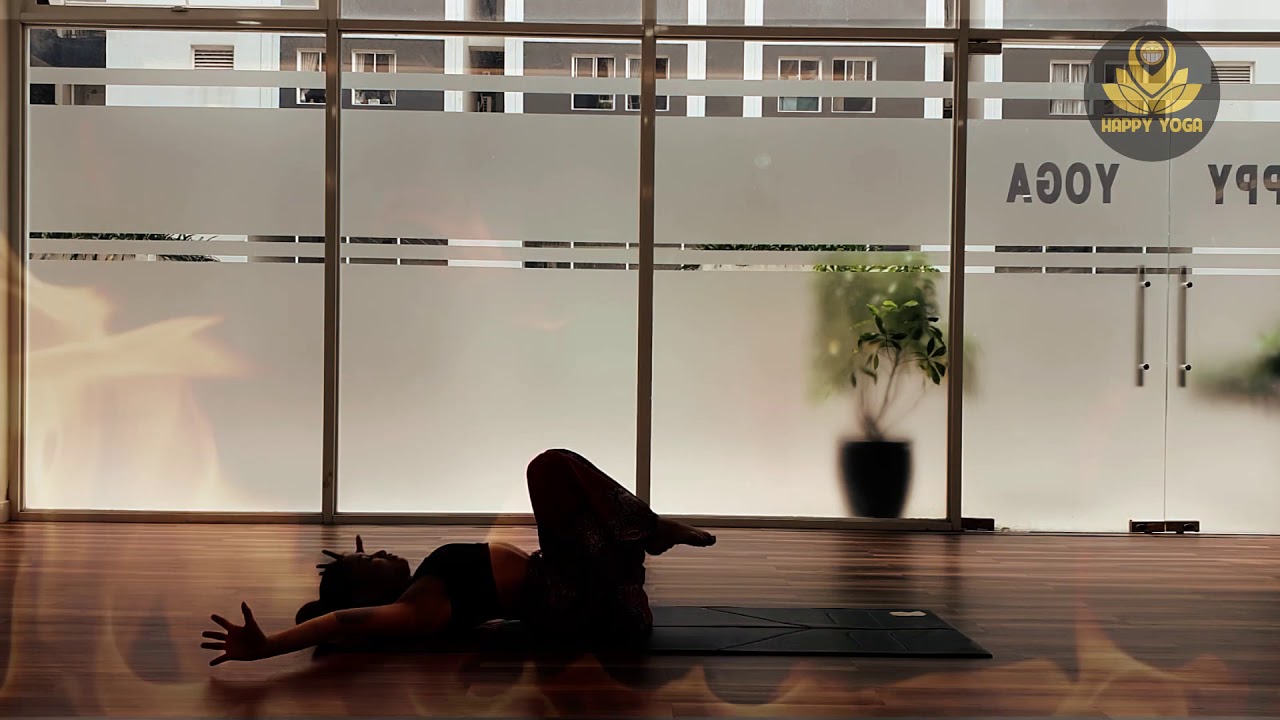 Inside flow yoga (fire on fire Thanks to @niningsetiarini for this beautiful flow