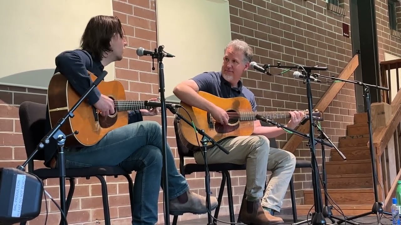 Bryan Sutton and Chris Eldridge - Back up and push // Blue ridge Guitar Camp