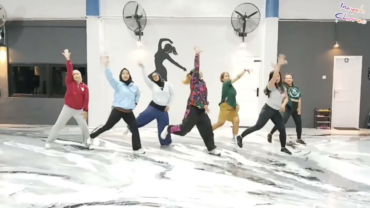 Zumba Iggy Azalea Ft Tyga_Turn it Up | Zin Inayah Choreography @Mutiara_Studio