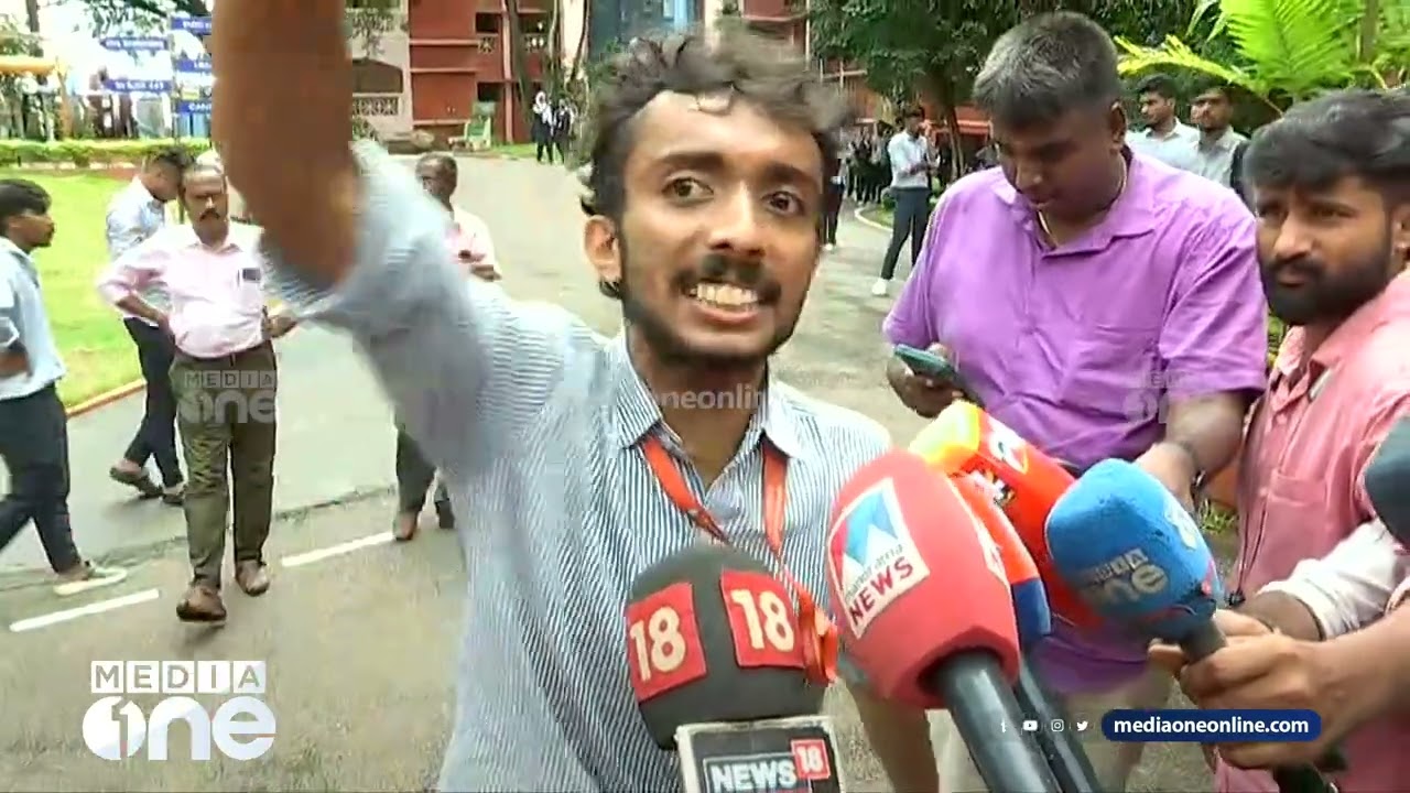 'ഇവിടെ മൊത്തം ജിഹാദികളാ, തട്ടമിട്ട പെണ്ണുങ്ങളാ മൊത്തം എന്നാ ആ സാറ് പറഞ്ഞത്...'