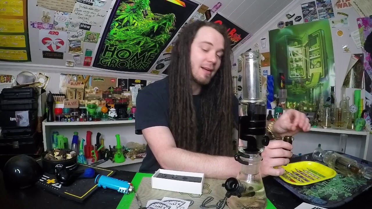 HOW TO KEEP YOUR BONG CLEAN