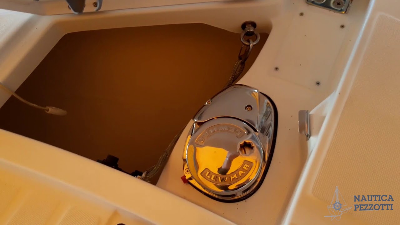 Nautica Pezzotti - Jeanneau Cap Camarat 9.0WA Walk Around - Video Tour