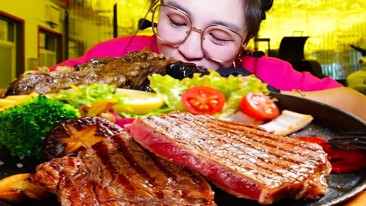 【逛吃北京】在楼下有一家新开的美式烤肉店，超大牛排烤肉汁水四溢！咬一口牛的精华在嘴里爆开感觉瞬间爽翻天！