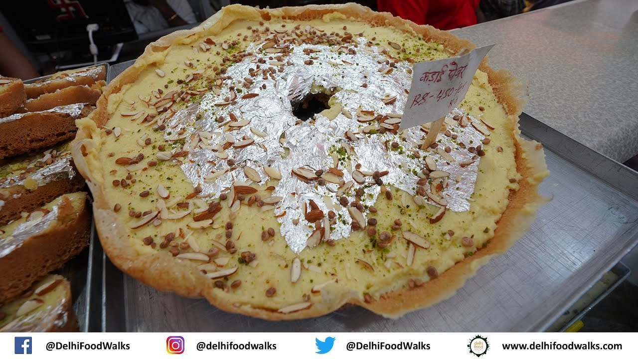 Old GURGAON Food Tour - FAMOUS Dodha Barfi + GHEWAR + CHULHE ki Roti + Pakode