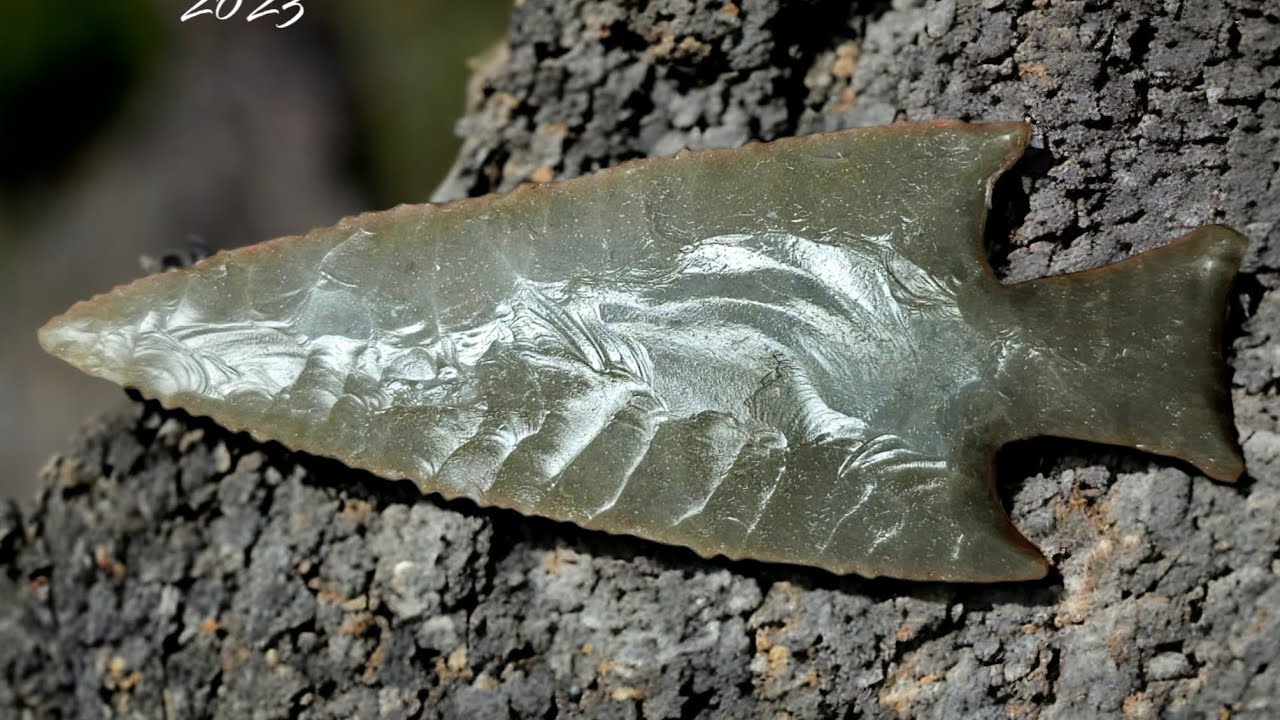 Flintknapping a Georgetown Hardin Projectile Point Using Indirect Percussion. Biface to Point