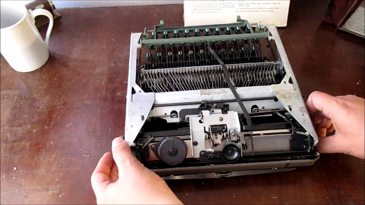VT1- Smith Corona Skyriter Typewriter Teardown and Repair Carriage Return  (4 28 2018)