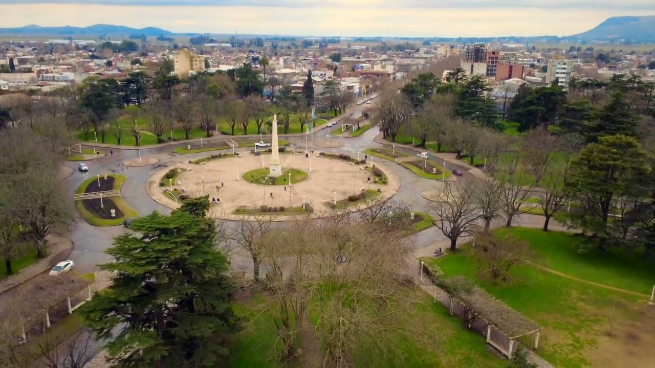 Volando sobre Balcarce Buenos Aires Argentina DRONE FOOTAGE